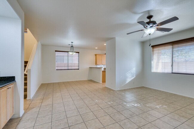 Foto del edificio - Great 3 bedroom house with a large loft an...