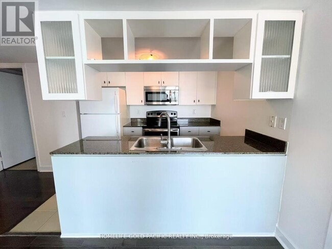 Photo du bâtiment - 381-3381 Front St W