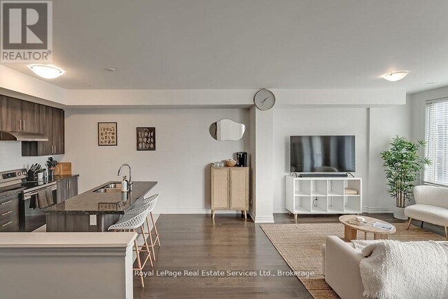 Photo du bâtiment - 3074 Cascade Common