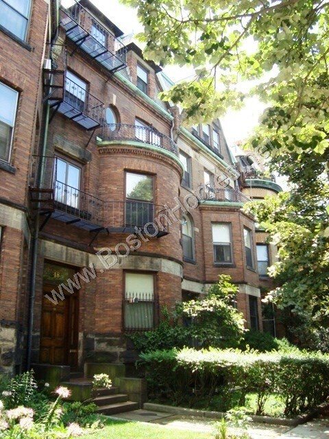 Primary Photo - 50 Fenway Plaza