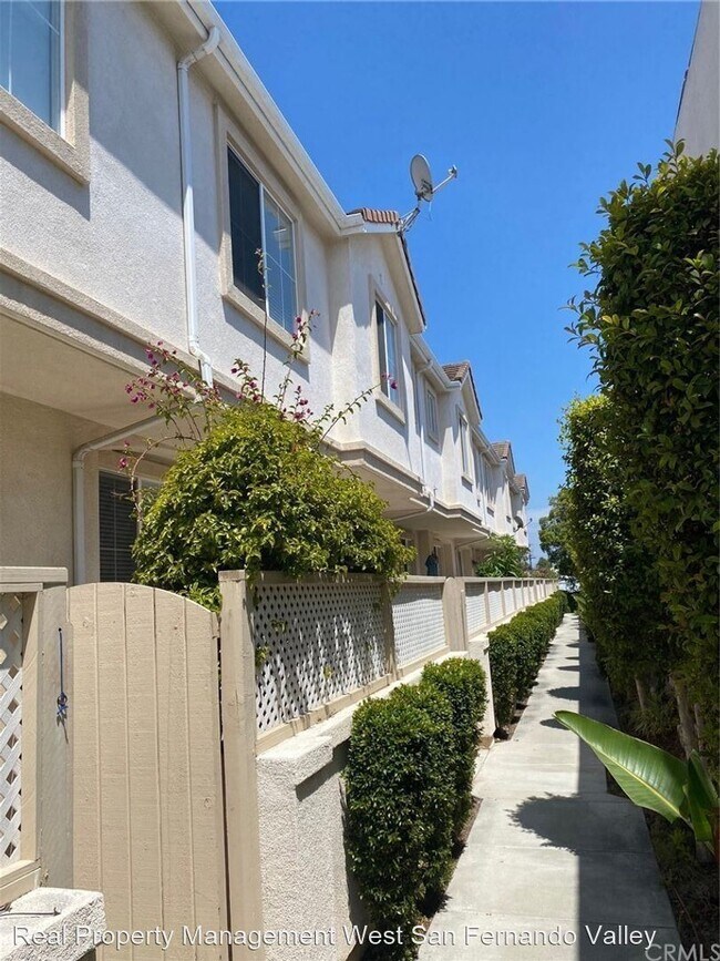 4 br, 3 bath House 632 Meyer Lane D House for Rent in Redondo