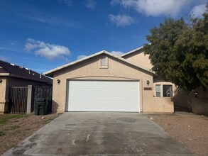 Building Photo - 2485 Armour Ave