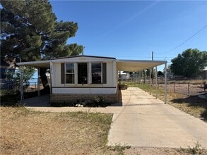 Building Photo - 2840 E Leroy Ave