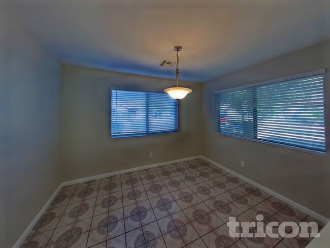 Foto del edificio - 8605 West Campbell Ave