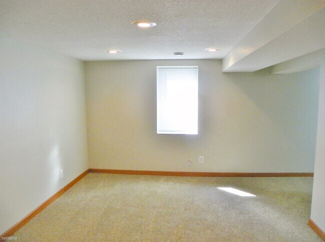 Building Photo - 4 br, 2 bath House - 7025 Edgewood Avenue