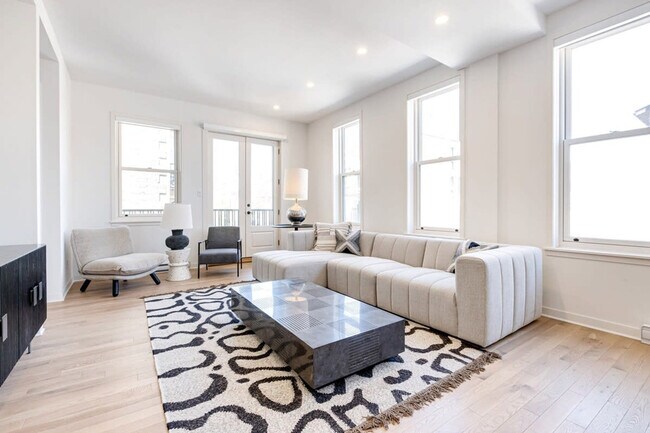 Photo du bâtiment - 4290 Rue Hutchison
