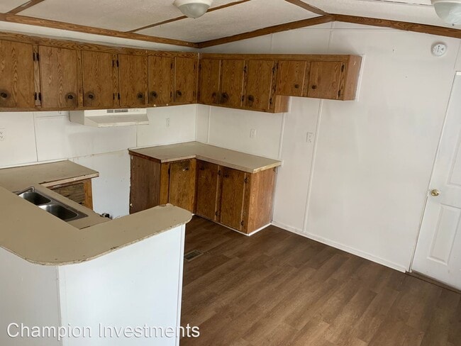 Building Photo - 3 br, 2 bath House - 215 Ridgeway Drive