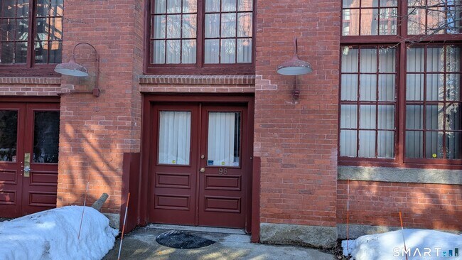 Foto del edificio - 839 Main St