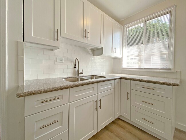 Foto del edificio - 534 N Rosemary Ln