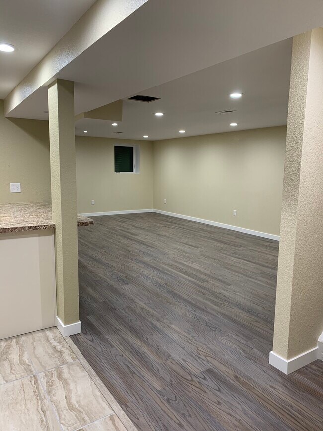 Living Room Dining Room - 1851 Jolene Dr