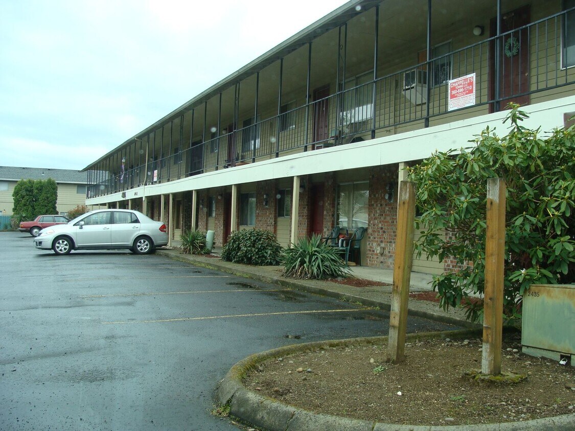 Building Photo - Maple Crest Apartments