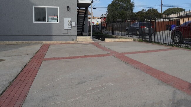 Building Photo - FOR RENT 2 Bedrooms 1 bath apartment in San Ysidro FOR RENT