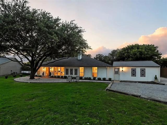 Building Photo - 16485 Red Wood Cir N