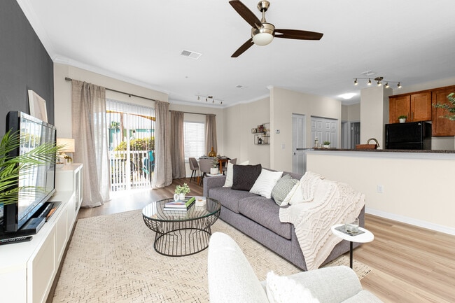 Building Photo - TGM University Park