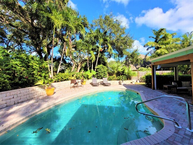 Foto del edificio - 1160 Driftwood Dr