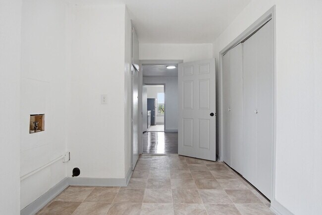 Foto del edificio - 2228 SW Grand Blvd