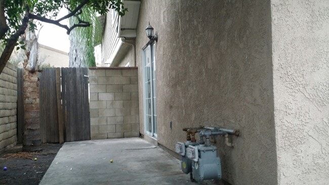 Walkway to Entry Door - 16584 Lorelei Ln