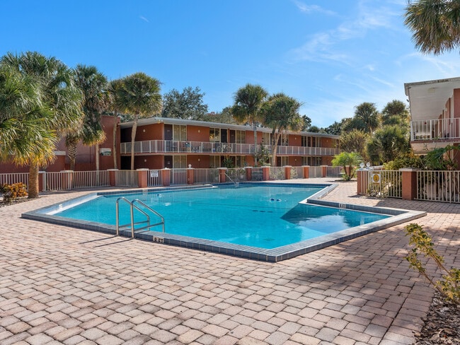 Building Photo - Colonial Drive Apartments