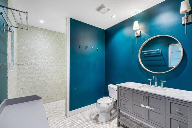 Foto del edificio - 935 NE 72nd St