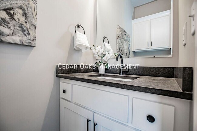 Foto del edificio - 122 E Mountain St