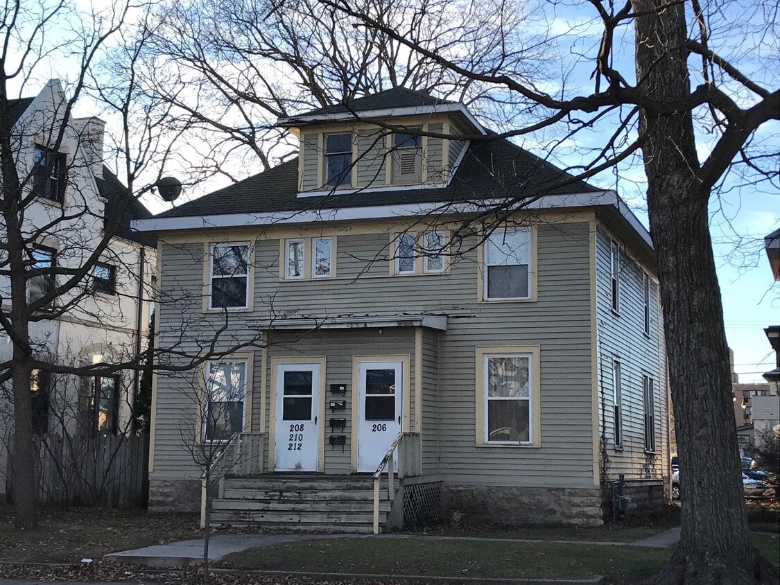 Foto principal - 206 8th St S