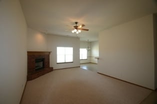 Building Photo - 3 Bed + Office - Private Master Suite - Mo...