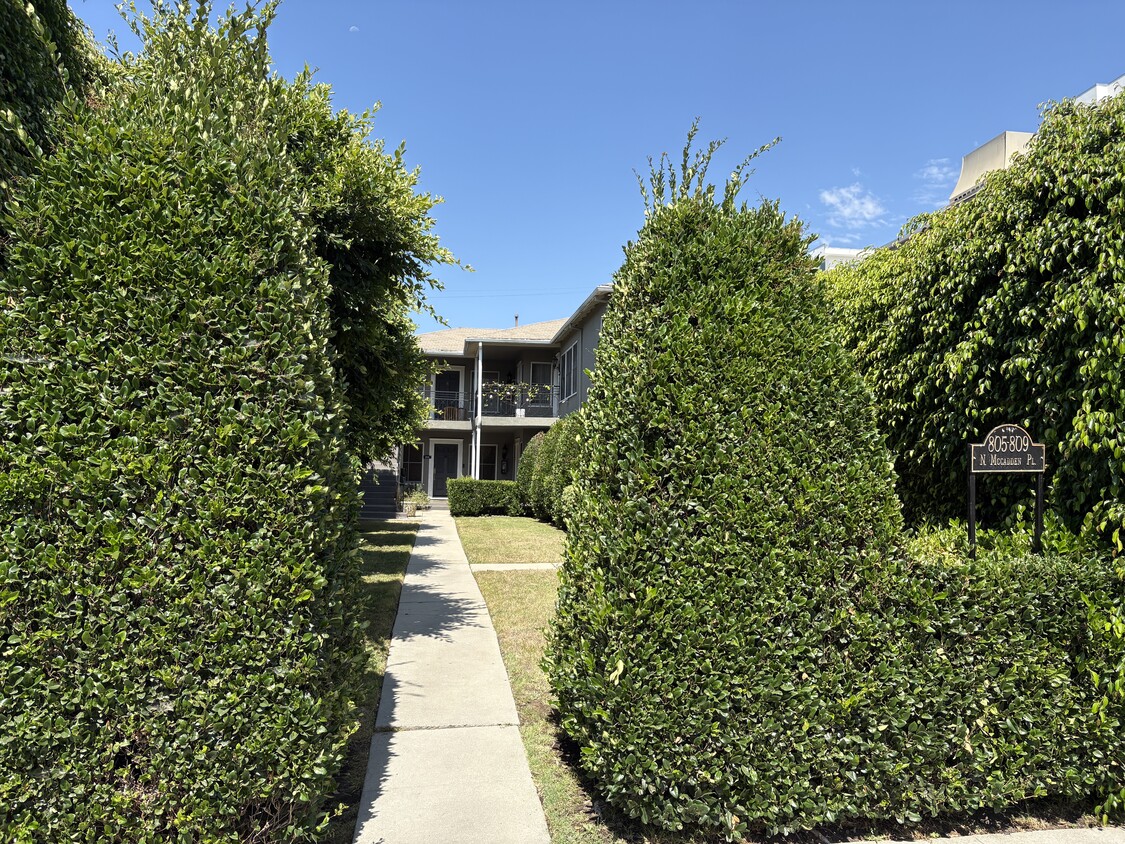 front of building from street - 805 N McCadden Pl