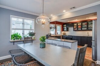 Building Photo - 19 Radcliff Dr