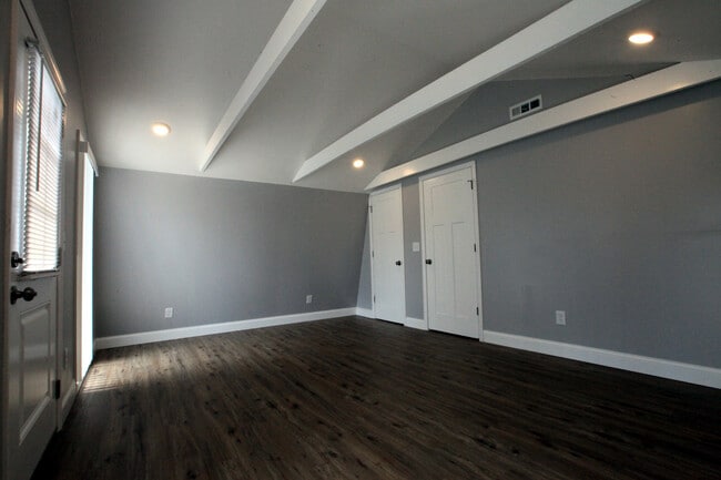 Building Photo - 34 Chalet Dr