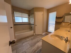 Building Photo - 7702 Tierra Verde Dr