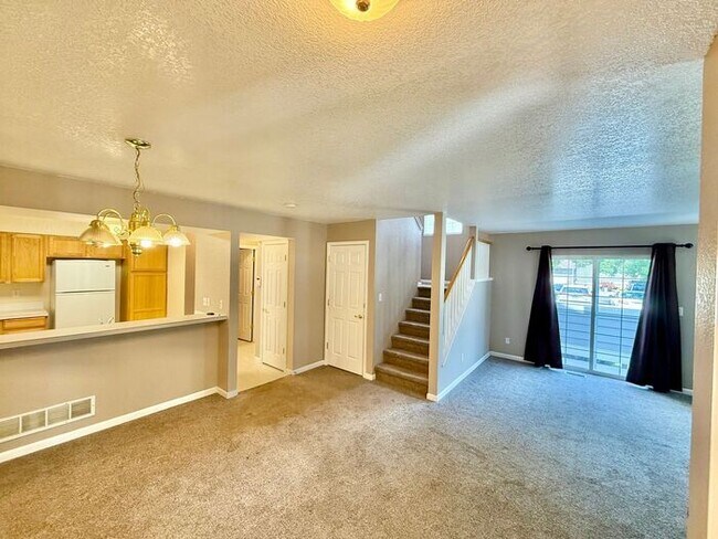 Foto del edificio - 3 Bedroom 2.5 Bath Townhome with 1 car gar...