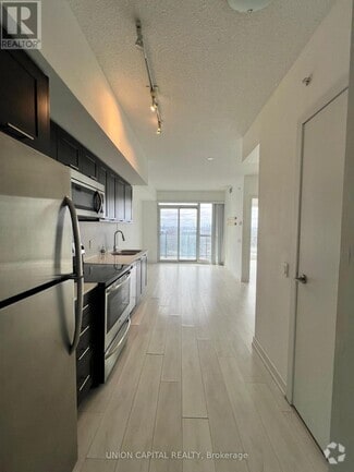 Building Photo - 2200-2200 Lake Shore Blvd W