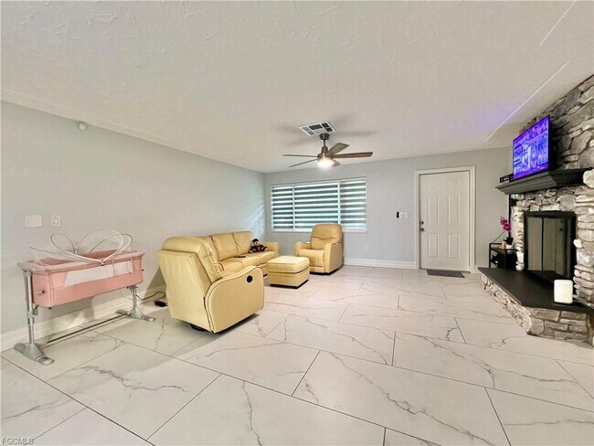 Foto del edificio - 3586 Croton Rd