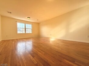 Building Photo - 623 Magnolia Ave