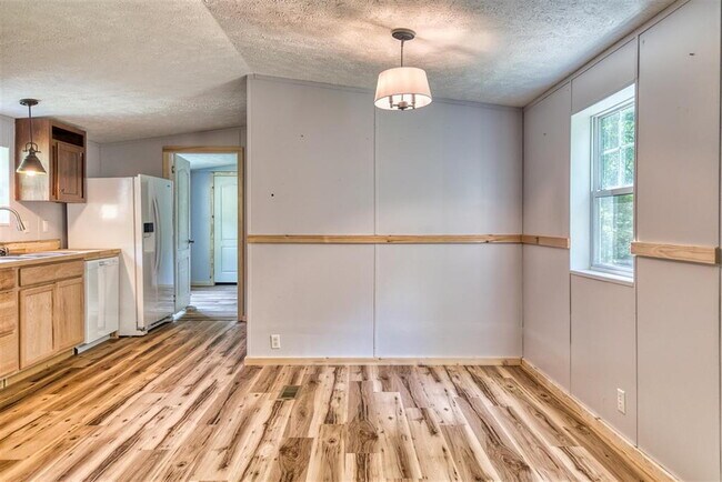 Foto del edificio - 3 Bedroom / 2 Bathroom Home in Russellville