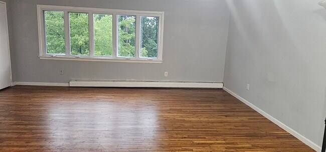 Foto del edificio - 185 W 16th St