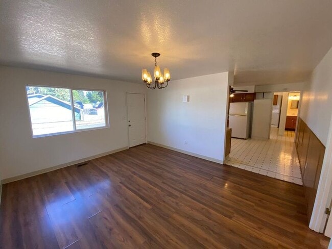 Building Photo - 1011 Cedar St