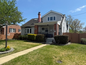 Building Photo - 119 Cloverhill Rd