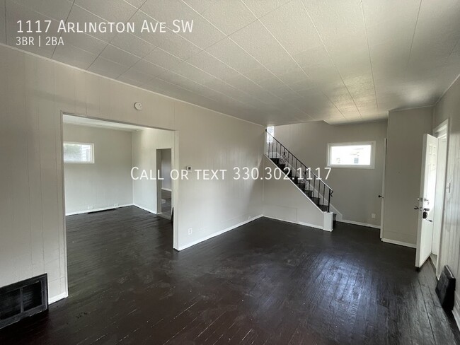 Building Photo - Three bedroom one bathroom home for rent