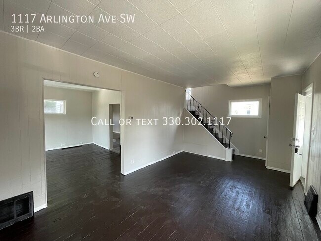 Foto del edificio - Three bedroom one bathroom home for rent