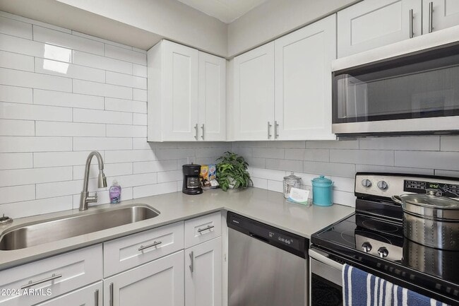 Photo - 615 S Hardy Dr Apartment