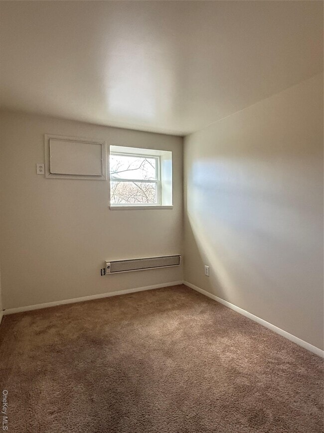 Building Photo - 33 Oak St