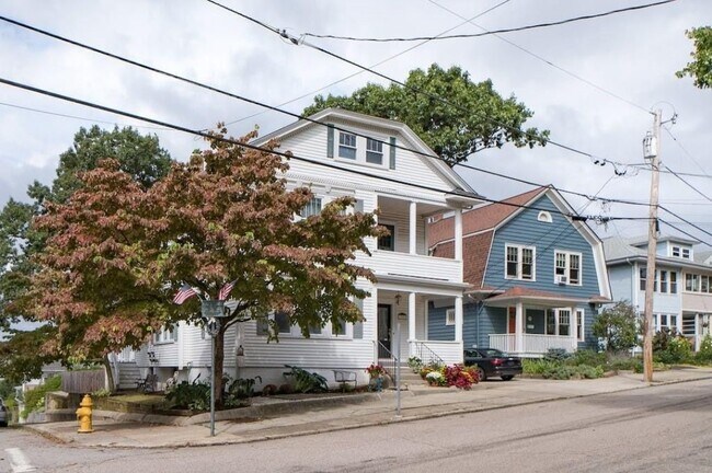 Foto del edificio - 33 Blodgett Ave