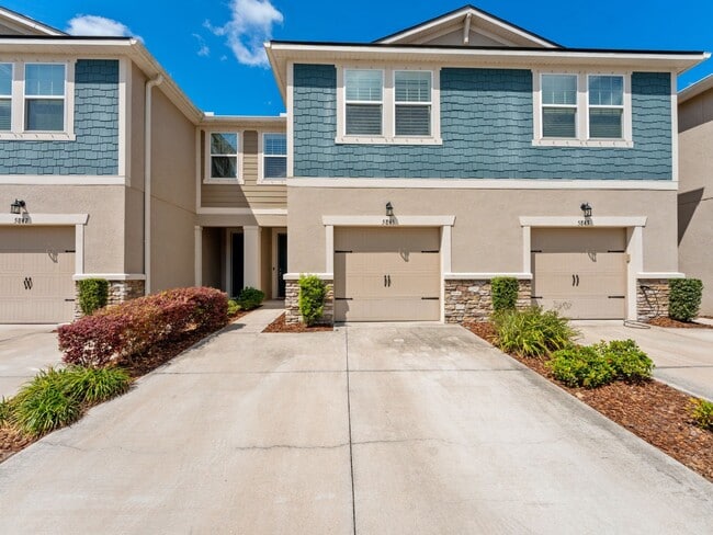 Building Photo - Stunning, 3-bedroom, 2.5-bath, townhome located in the highly desirable GATED resort community of...