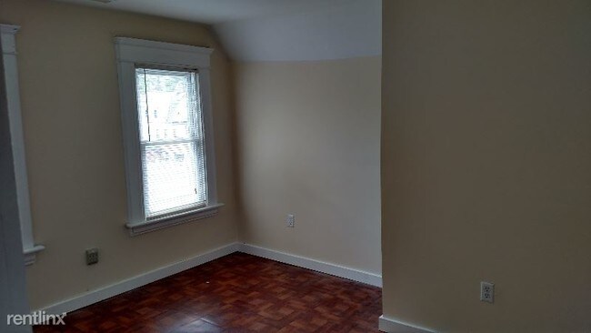 Building Photo - 502 Whalley Ave