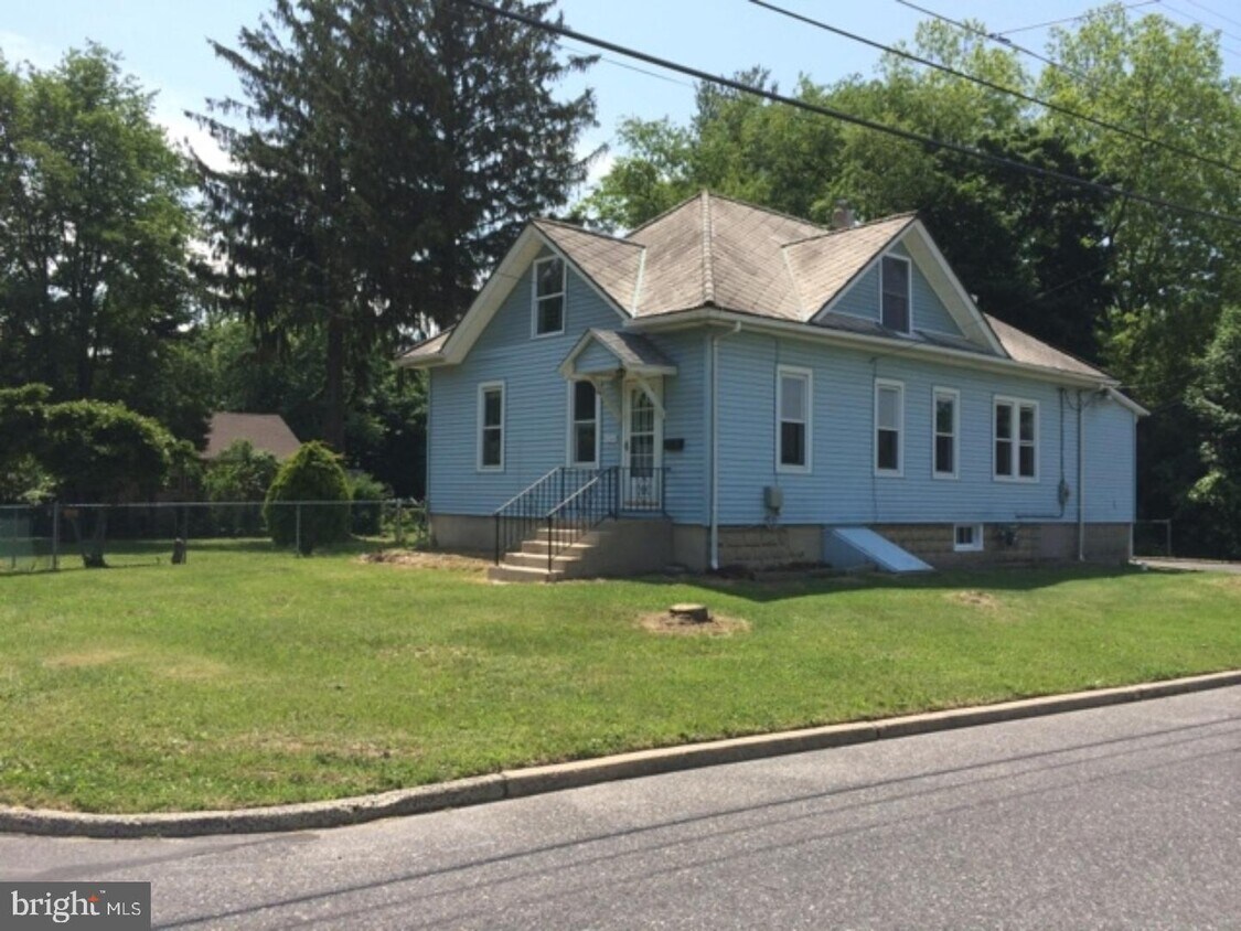 Primary Photo - 414 Cornell Rd