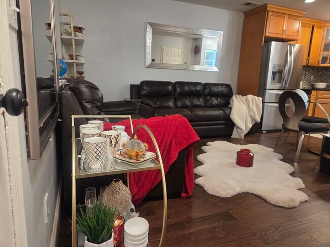 Foto del edificio - 409 Orchard Meadows Dr S