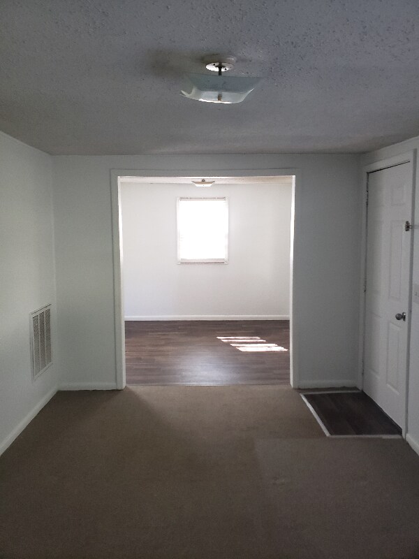 Building Photo - 116 Ray Cir