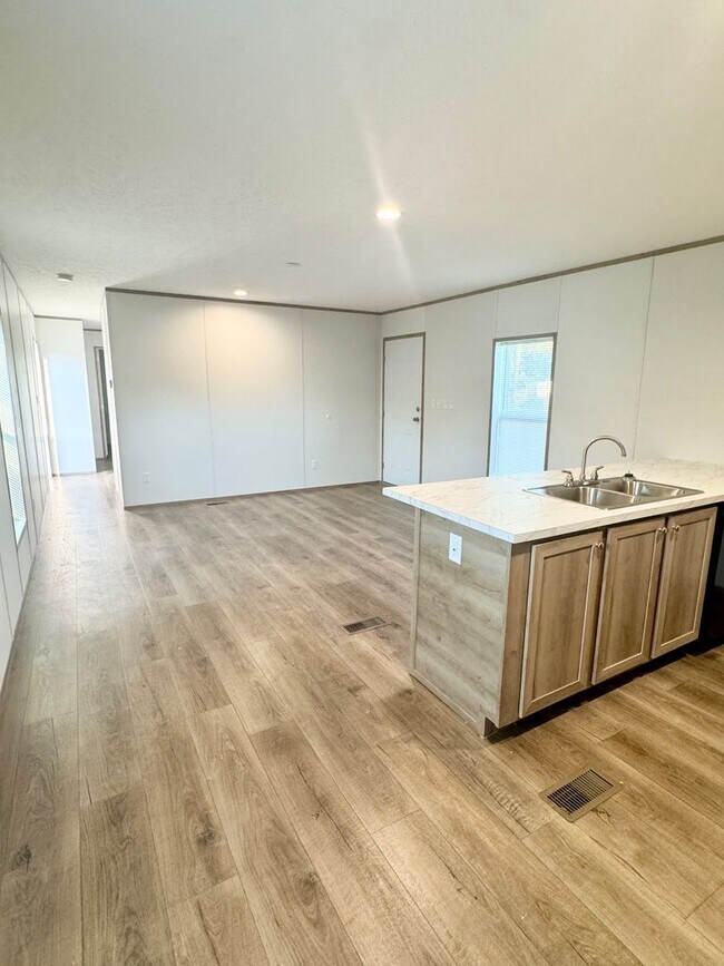 Foto del edificio - Move in Ready! 3 bedrooms/ 2 Baths! Beautiful space!
