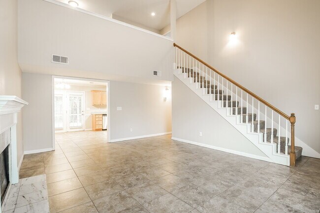 Building Photo - 148 Pebble Ln